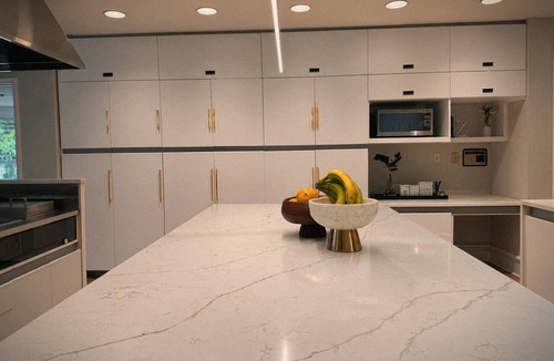 Tuxedo House | Luxury Designer Home | Sleeps 10 | Old Tuxedo