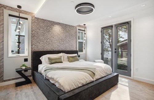 Davie Village House | Luxury Downtown Vancouver Home Near Sunset Beach with Parking