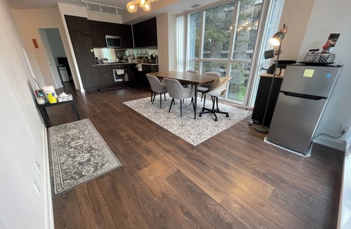 Deer Park Condo | Luxury Forest Hill Condo/Steps to UCC. BSS & Downtown/Summer Short-Term