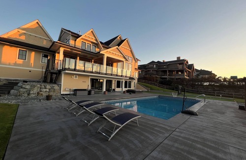 Langley House | Luxury Highpoint Equestrian Estate Retreat