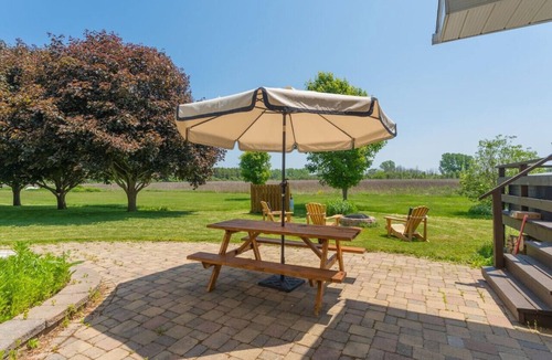 Belleville House | Luxury Hillside Farmhouse on The Bay of Quinte