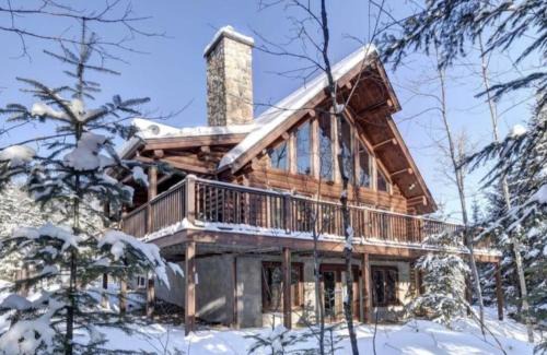 Labelle Ski Chalet | Luxury Lake Loghouse - Mont Tremblant