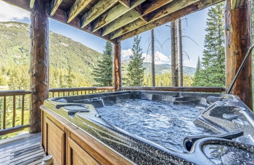 Panorama Cabin | Luxury Log Chalet | Pool + Private HotTub | Ski In/Out | Overlooking Greywolf GC