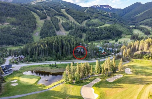 East Kootenay Ski Chalet | Luxury Log Chalet Ski In & Out Pool and Private HotTub