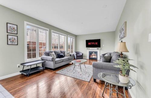 Thorold House | Luxury Mansion with Chefs Kitchen by Niagara Falls