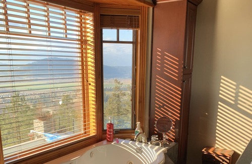 Central Okanagan House | Luxury Private Estate