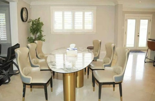 Vaughan House | Luxury Room in Vaughan
