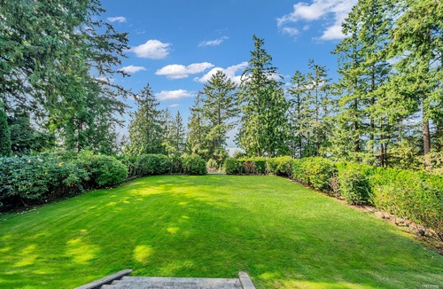 West Vancouver Villa | Luxury Spa Villa Pool, Sauna, Steam & Hot Tub