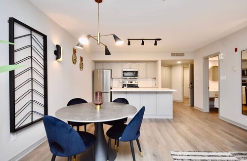 Oro-Medonte Condo | Luxury Suite, Full Kitchen, Heated Pool