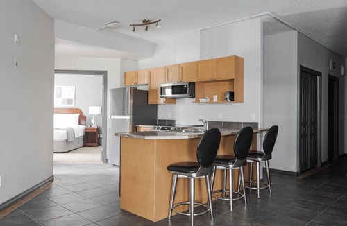 Fort McMurray Apartment | Luxury Three Bedroom Suite