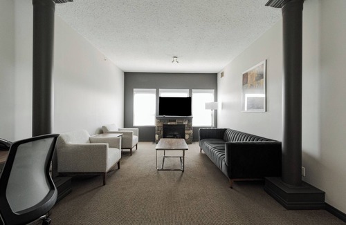 Fort McMurray Apartment | Luxury Three Bedroom Suite