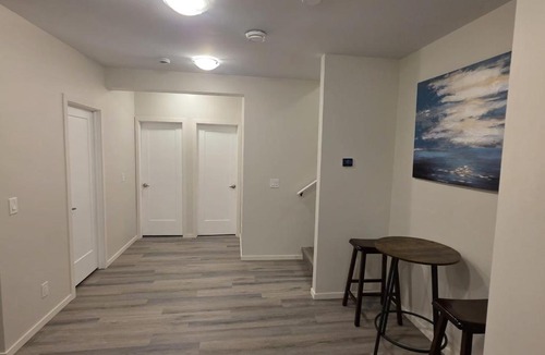 Springbank Hill Apartment | Luxury walkout suit in Aspen