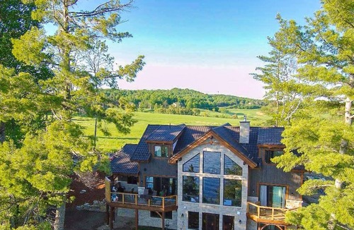 Huntsville Cottage | Luxury Waterfront Cottage Muskoka!