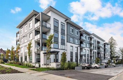 Surrey Apartment | Luxury White Rock 2BR | King Bed | Sleeps 6| Parking