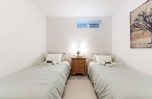 Lynn Valley House | Lynn Valley 2BR Suite By Grouse Mtn & Lynn Canyon