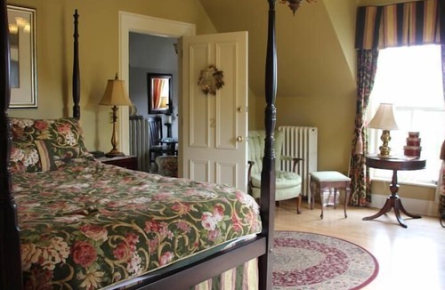 Baddeck Hotel | Lynwood Inn