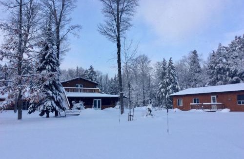 Madawaska House | Madawaska Lodge-Cottage