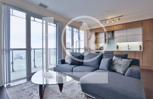 Toronto Entertainment District Apartment | Magic - Executive Luxury Condo King West