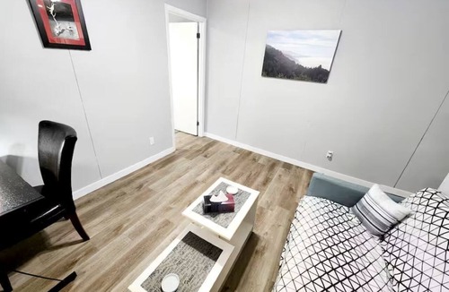 Sudbury Apartment | Main level Central 1 Bedroom apt w/self check in