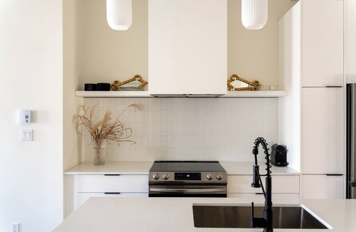 Old Montreal Apartment | Maison Place Jacques-Cartier by Luxury In Transit