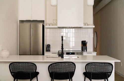 Old Montreal Apartment | Maison Place Jacques-Cartier by Luxury In Transit