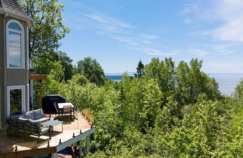 Baie-St-Paul House | Majestic view of the St Lawrence River!