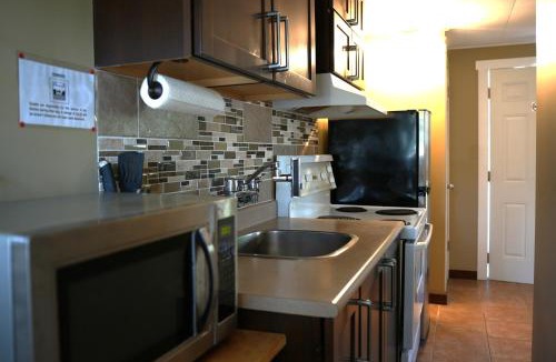 Malahat Hotel | Malahat Bungalows Motel
