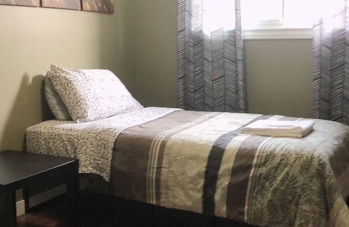 North Central Edmonton House | Male accommodation only Close to NAIT/Kingsway Mall/Downtown