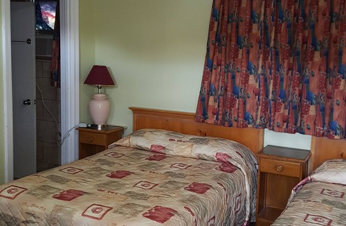 Orillia Hotel | Maples Motel