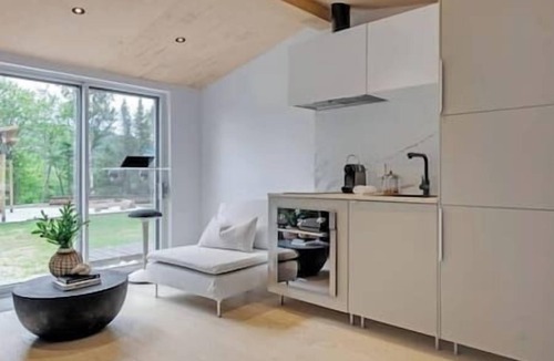 Amherst Apartment | Marbella Cabins: Estate Retreat near Tremblant