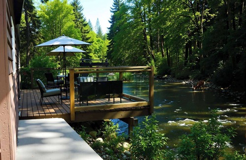 Maple Ridge House | Marin Riverside Lodge