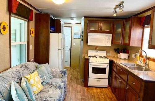 Sherkston House | MARINER Getaway cottage at Sherkston Resort Port Colborne