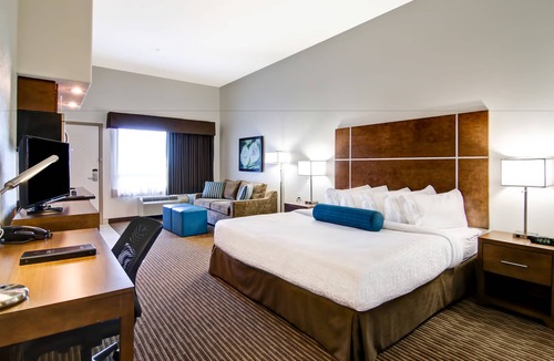 Martensville Hotel | Martensville Canalta