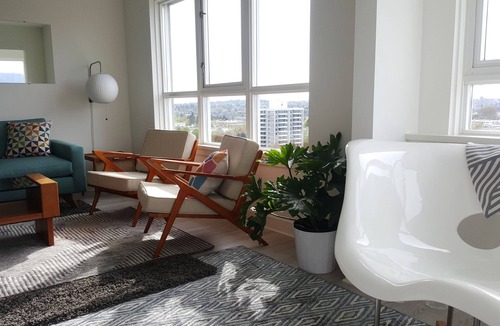 Grandview-Woodland Apartment | MCM Sky Port