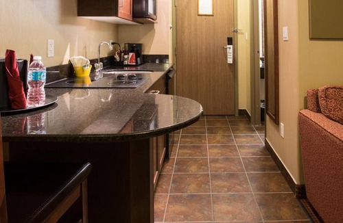 Fort McMurray Hotel | Merit Hotel & Suites