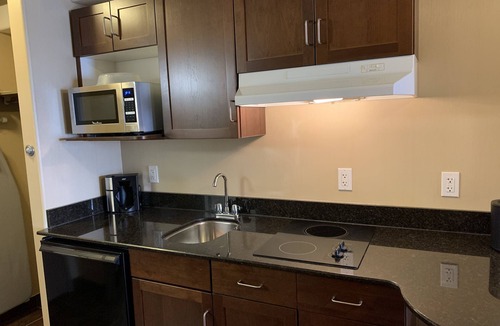 Fort McMurray Hotel | Merit Hotel & Suites