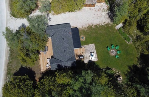 South Bruce Peninsula Cottage | Merry Light Cove- Waterfront on Lake Huron & Sauna
