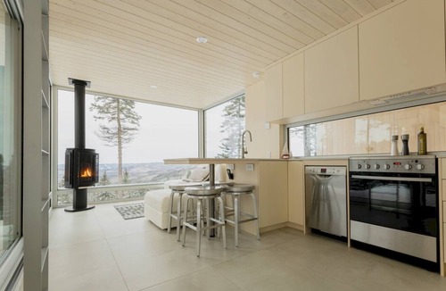 Lac Beauport Ski Chalet | MICA