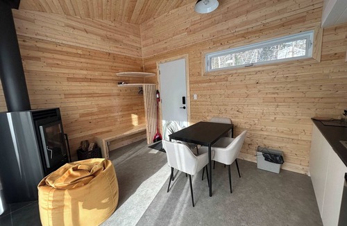 Notre-Dame-Auxiliatrice-de-Buckland Ski Chalet | Micro-Cabine in the Mountains | Solstice 5