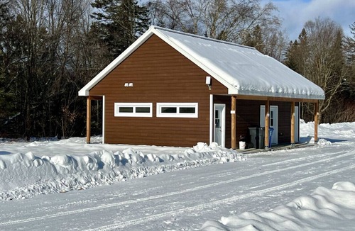 Saint-Gabriel-de-Valcartier Ski Chalet | Mini cottage # 1 by the river banks