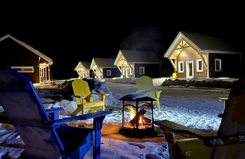 Saint-Gabriel-de-Valcartier Ski Chalet | Mini cottage # 4 by the river banks