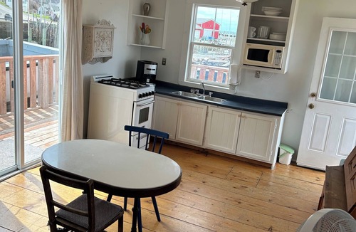 Harbourville Cabin | Minimalist by the Beach - Back to Basics