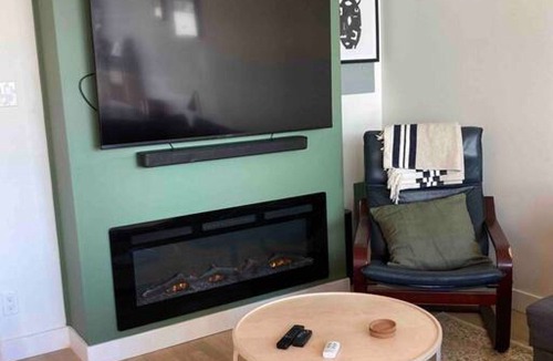 Mount Pleasant Condo | Modern 1 Bed Condo in the heart of Vancouver