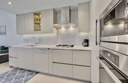 Central Condo | Modern 1 Bed, with Exceptional Views
