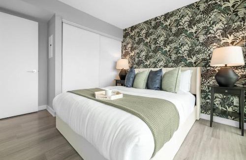 CityPlace Apartment | Modern 1BR Condo Walk to CN Tower & Rogers Centre
