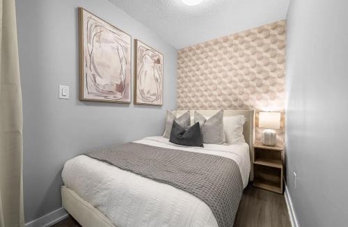 CityPlace Apartment | Modern 1BR Condo Walk to CN Tower & Rogers Centre
