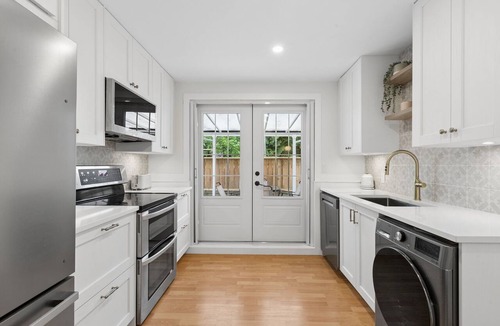 Blueridge House | Modern 1BR + Murphy Bed Garden Suite | Steps to Trails & Transit | Pet Friendly