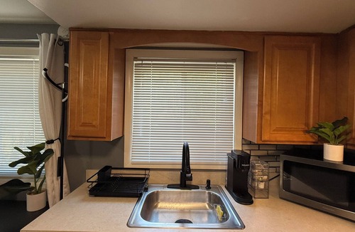 District Heights Bed & Breakfast | Modern 1BR Near DC – Quiet Comfort, Fast Commute