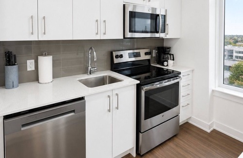 Mechanicsville Apartment | Modern 2 Bedroom Stay in the Heart of Ottawa