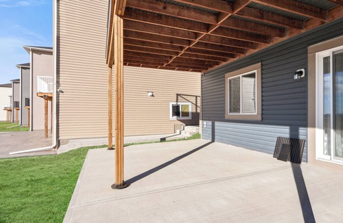Calgary Apartment | Modern 2 BR walkout suite|5 mins to Airport Entire guest suite in Calgary,Canada